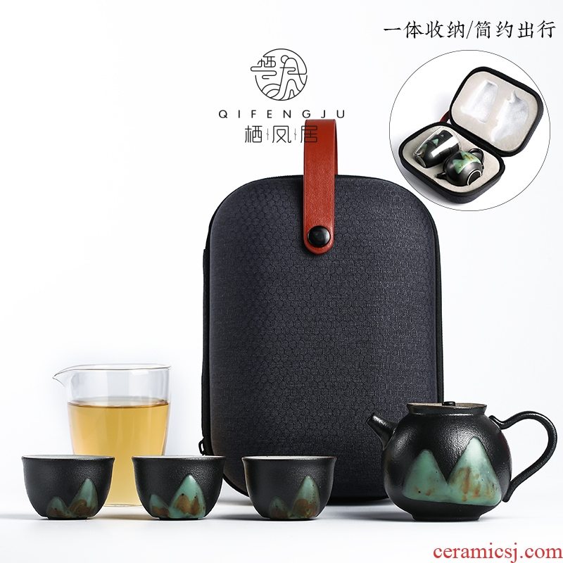 A Live chicken in travel tea set landscape crack portable bag in a pot of three is suing small sets of kung fu ceramics group