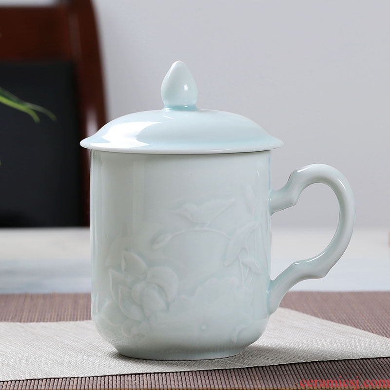 Jingdezhen ceramic cups with cover glass carving shadow green office cup boss cup many optional personal cup