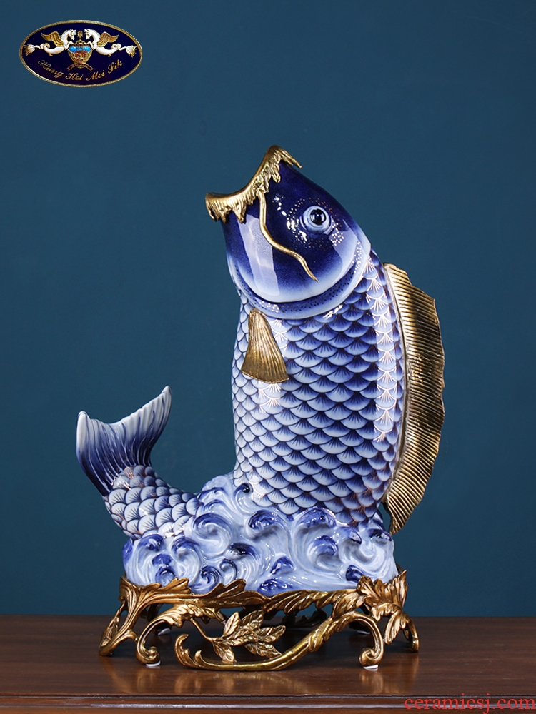 Chinese blue and white porcelain carp sitting room decoration in plutus European household soft outfit porch place, creative arts and crafts