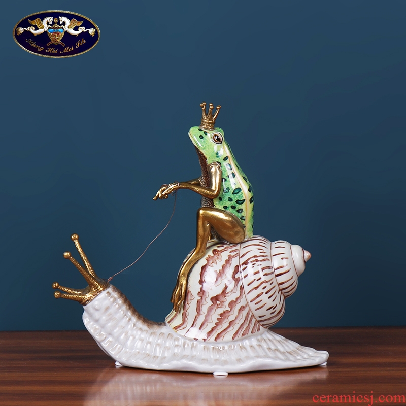 Q: Frog creative home decoration ceramic handicraft European rural living room TV ark, study furnishing articles