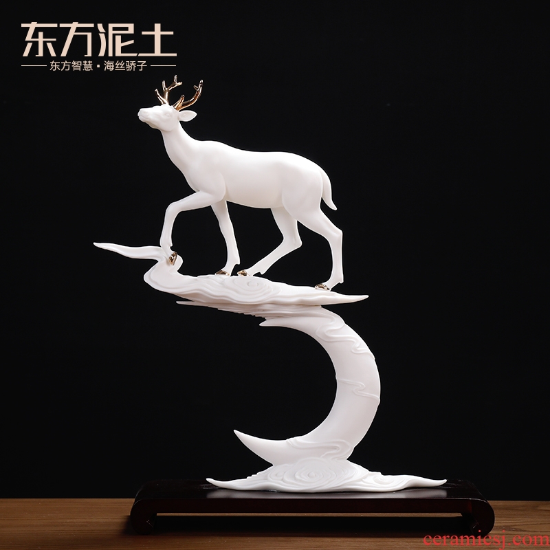 Oriental deer clay ceramic place to live in the living room TV cabinet wine cabinet office desktop decoration/all the way up