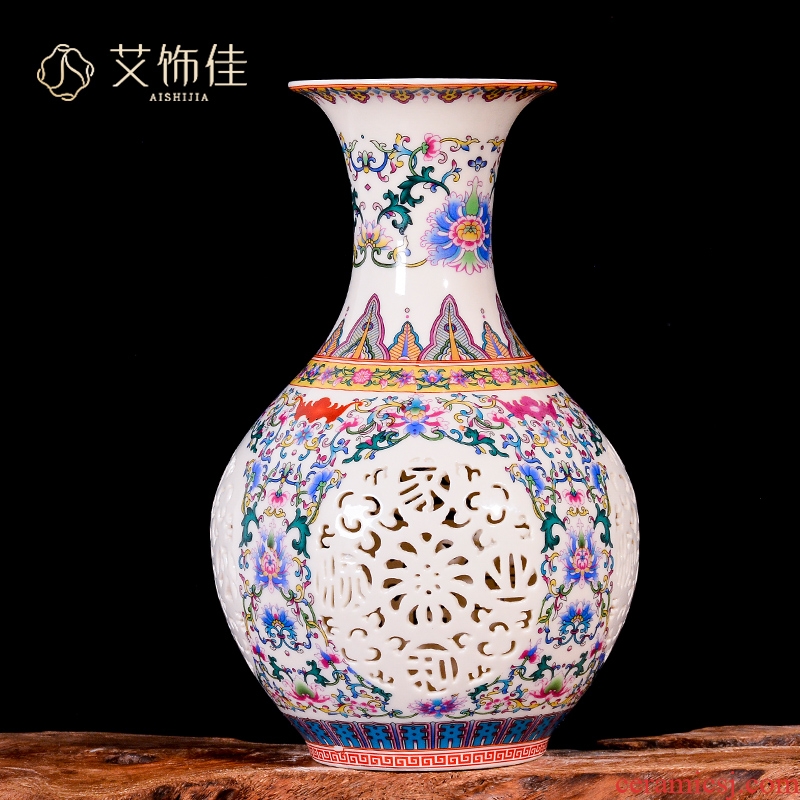 Jingdezhen ceramics hollow - out vases, flower arranging decoration as a new Chinese style living room porch TV ark, crafts