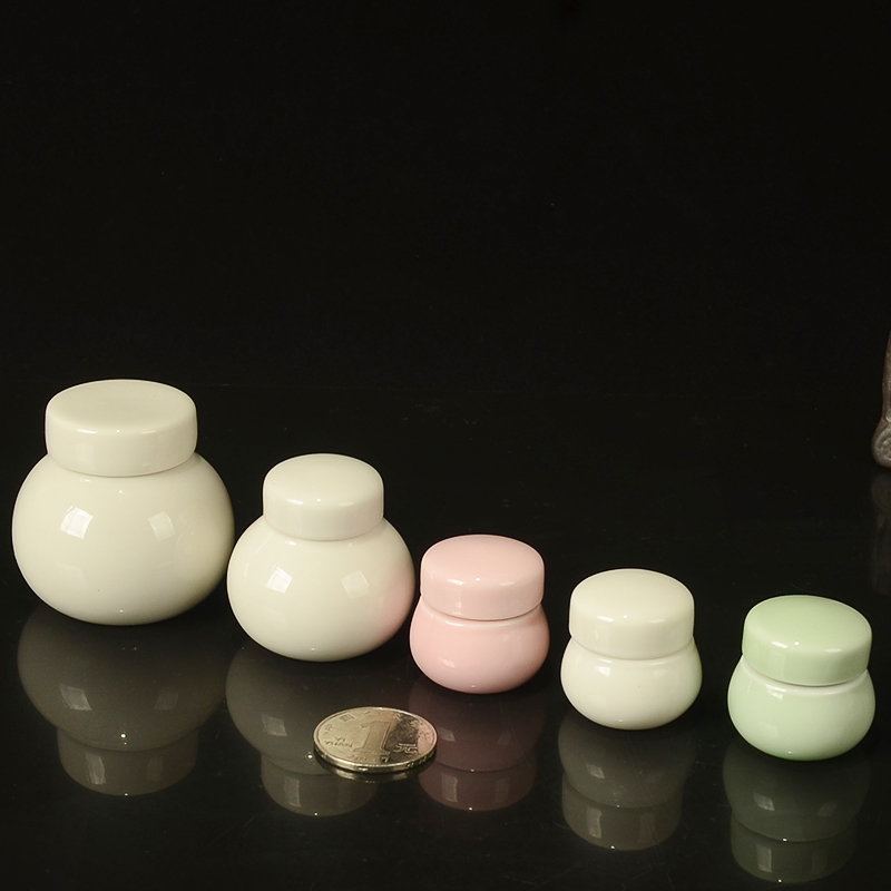 Celadon porcelain of small ceramic POTS are essential oil jar sealing storage tanks sugar powder paste Chinese traditional medicine can of new product promotion
