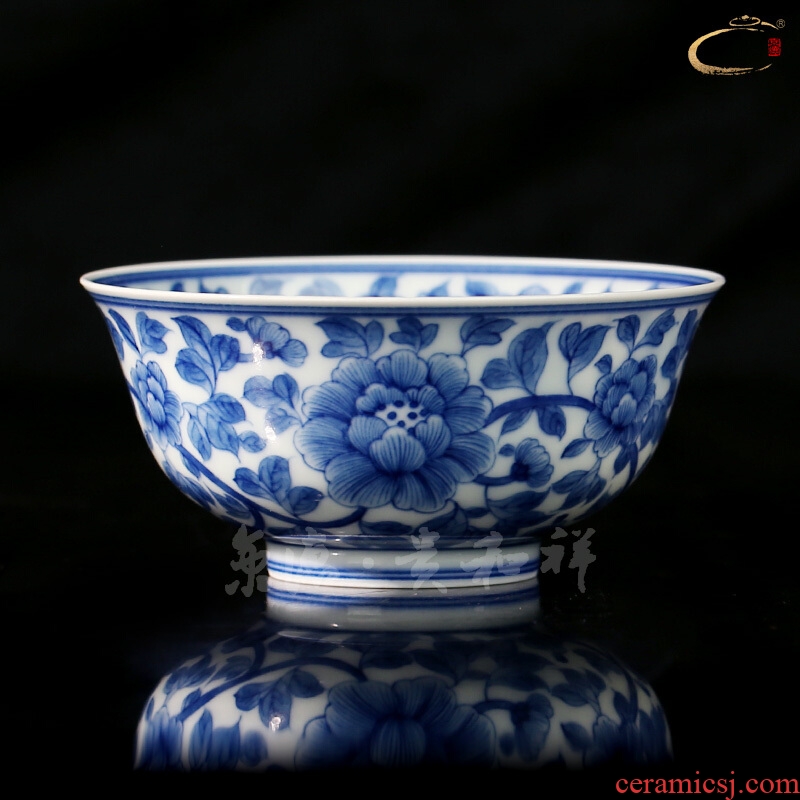 And auspicious jing DE collection jingdezhen blue And white colors in branch peony cup hand - made ceramic kung fu tea sample tea cup
