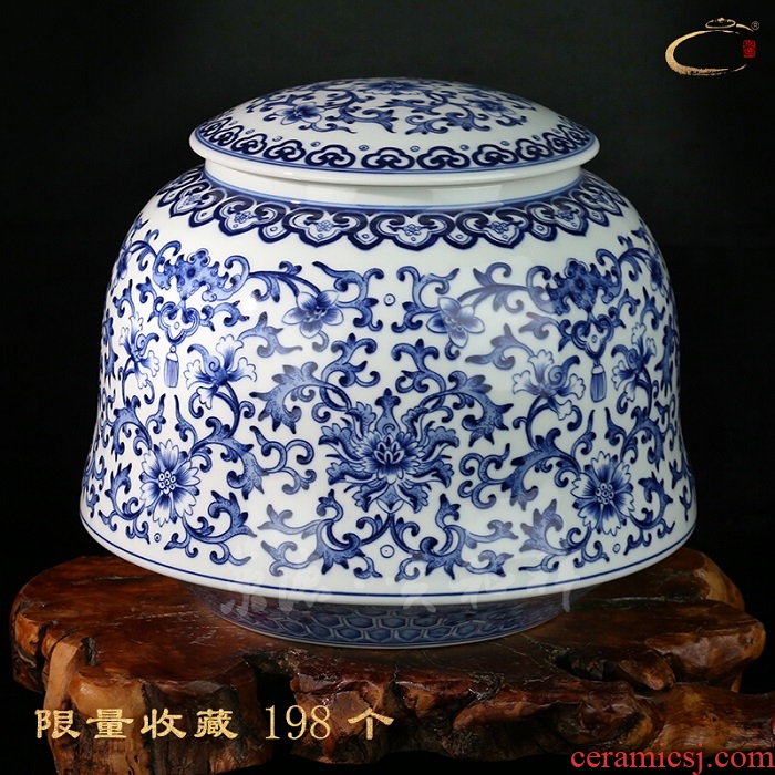 Jingdezhen blue and white folding branches and auspicious flower tea canister hand - made ceramic POTS sealed storage tea tins