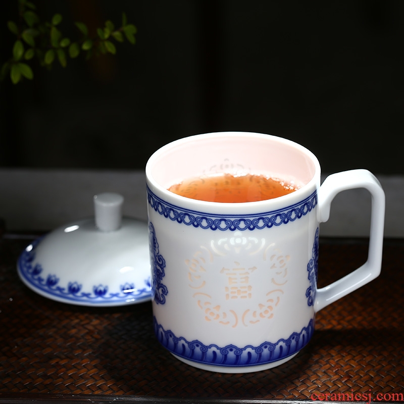 Jingdezhen blue and white ceramic tea cup and exquisite porcelain cup with cover mark cup cup household glass office meeting