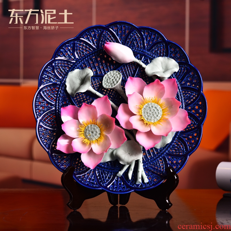 Oriental soil creative ceramic flower hang dish furnishing articles of Chinese style living room decoration plate of dehua white porcelain arts and crafts