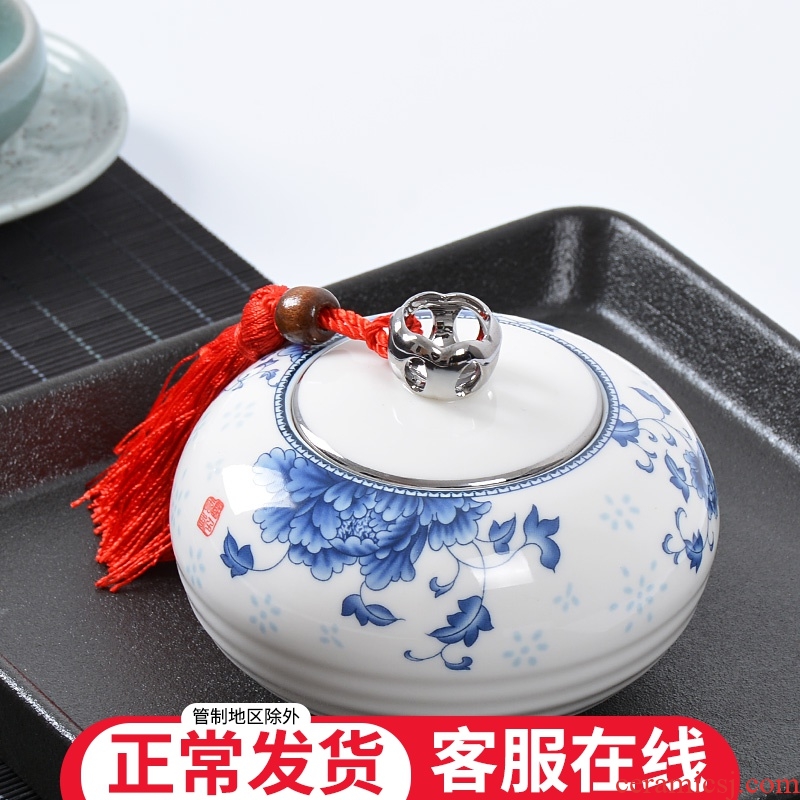 Blue and white porcelain tea caddy fixings eyebrow tea POTS awake Mr. Jin the empty box packing small ceramic tea seal pot