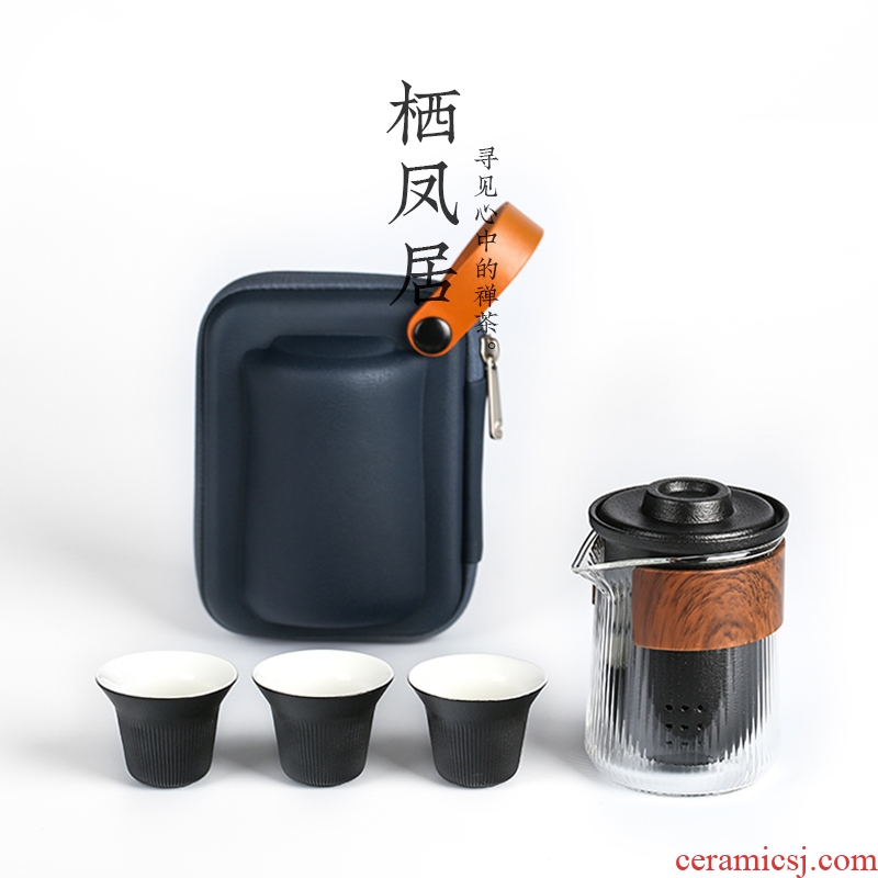 A Live chicken in the crack glass and burned a pot of three is suing portable travel suit Japanese ceramic kung fu tea set