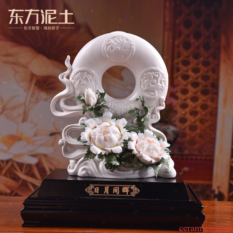 Oriental soil dehua white porcelain its art porcelain flowers, the process of the sitting room TV ark, furnishing articles/happiness