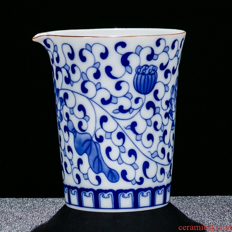 Blue and white porcelain NiuRen large household fair keller of tea sea kung fu tea set and a cup of tea cup points fitting