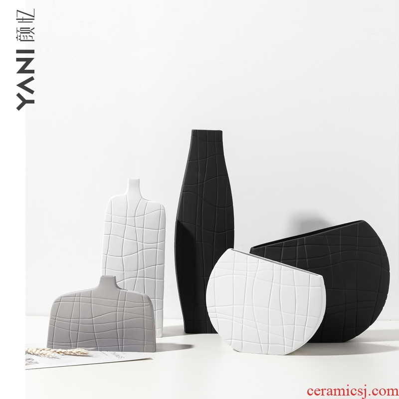 Scandinavian minimalist art between black and white ceramic vase creative geometry stripe example desktop household ornaments