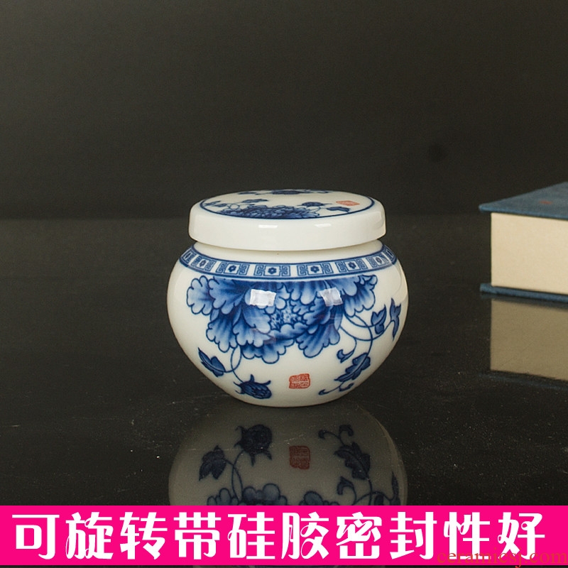 New mini ceramic jar with cover seal storage tank paste name plum small blue and white porcelain cosmetics packaging as cans
