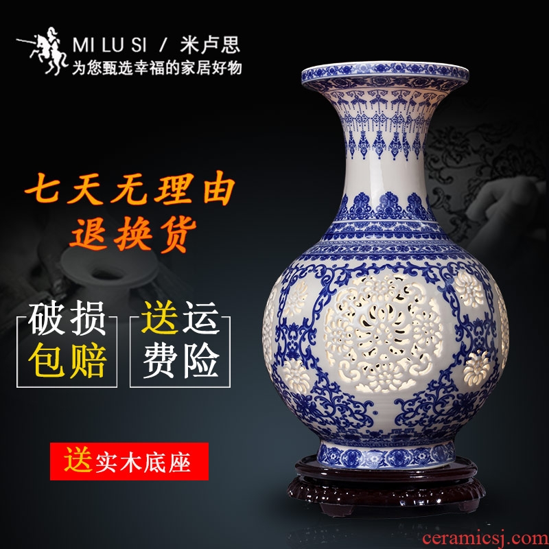 Jingdezhen ceramics hollow - blue and white porcelain vases, I and contracted sitting room of Chinese style household flower arrangement decorations furnishing articles
