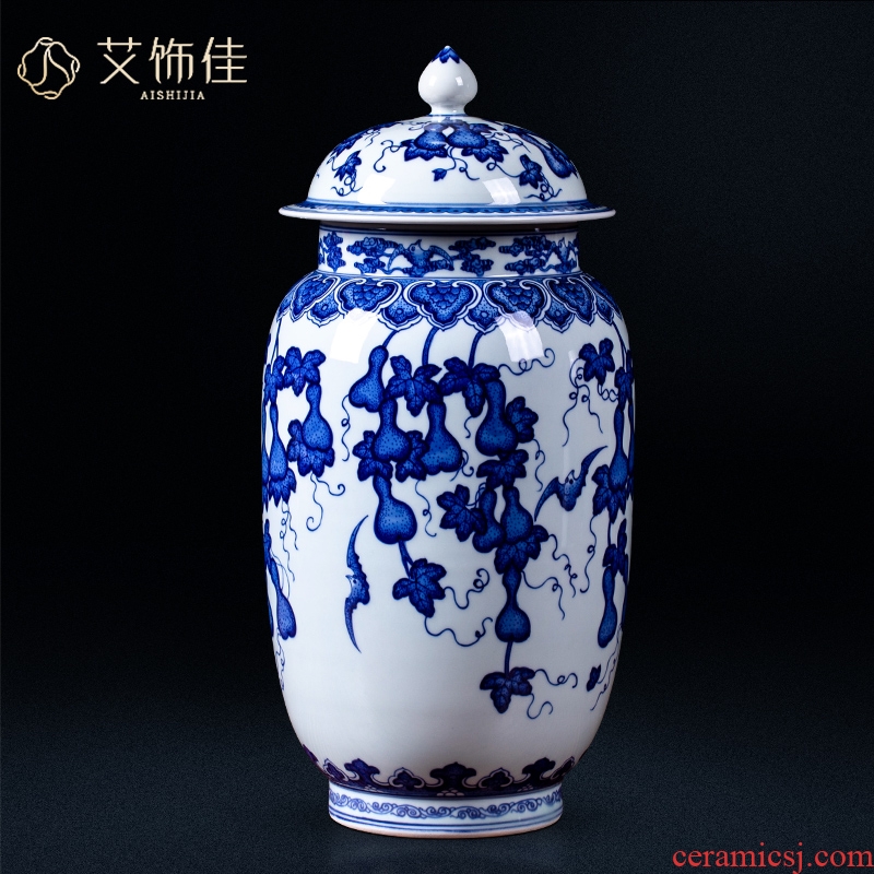 Jingdezhen ceramic general porcelain jar with cover archaize gourd storage tank Chinese wine sitting room adornment is placed