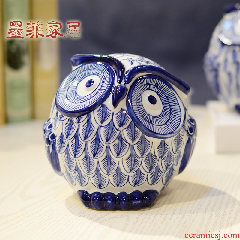 The Owl furnishing articles of modern blue and white porcelain is the new Chinese style classical ceramic sitting room TV ark, wine household soft adornment
