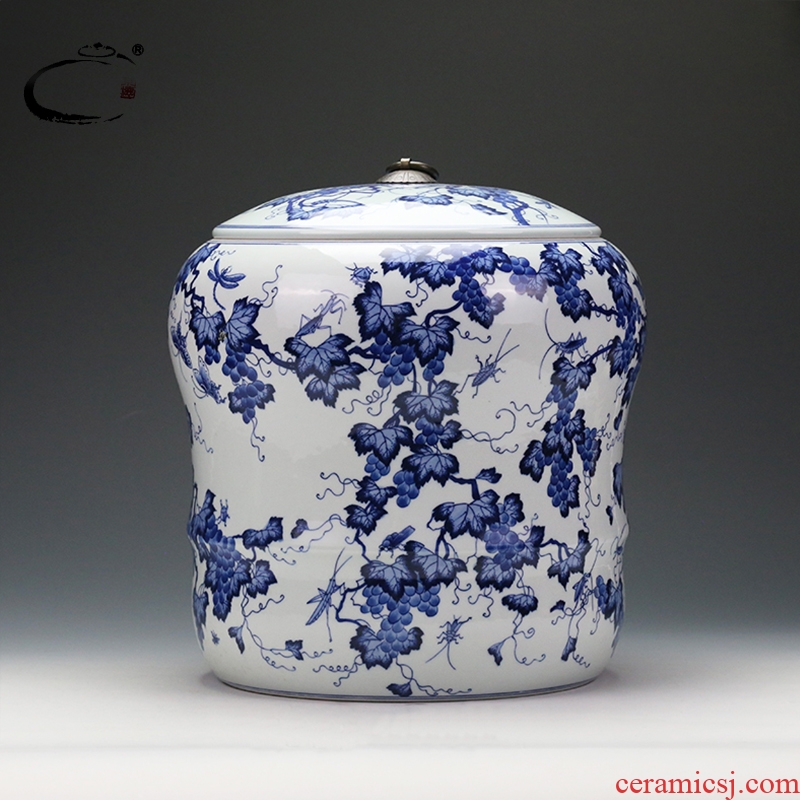And auspicious hand - made jingdezhen blue And white grape caddy fixings large ceramic tea cake as cans sealed tank storage tank