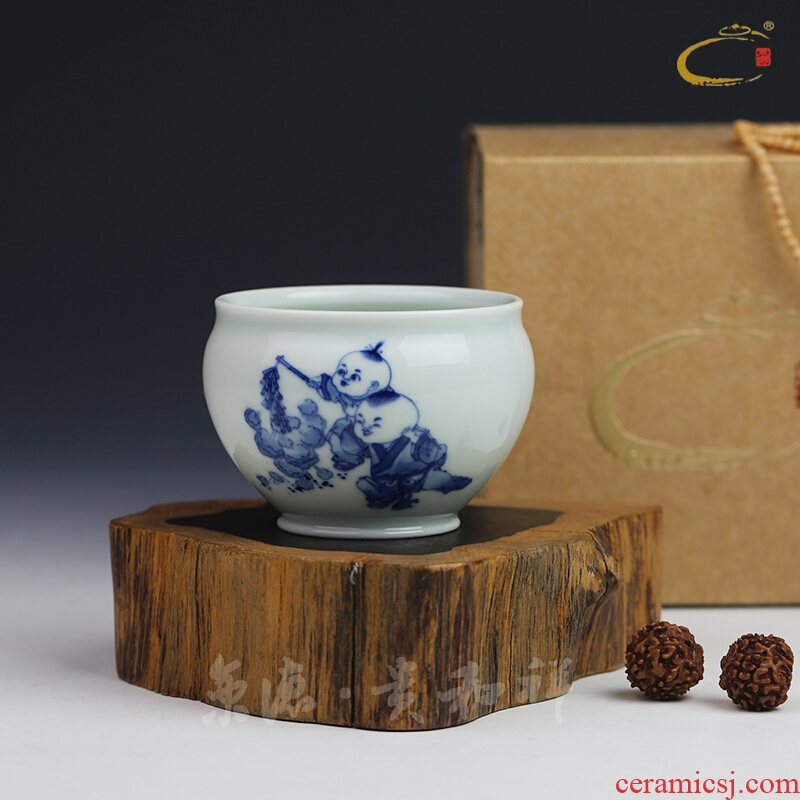 Beijing DE and auspicious jingdezhen ceramic tea set manually sample tea cup private cup cup master CPU to turn the lad cup