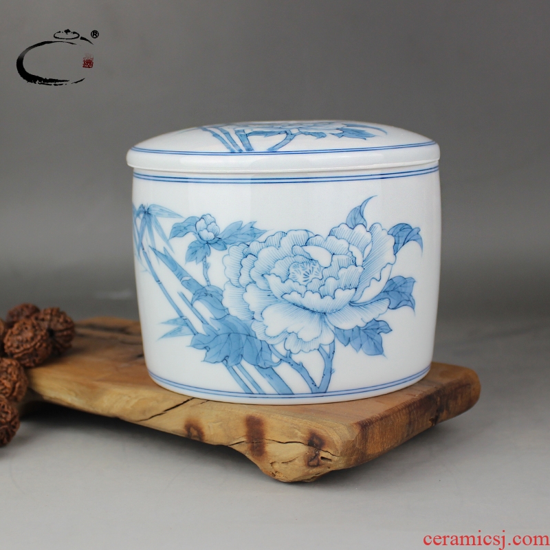 And auspicious hand - made jingdezhen blue And white with a silver spoon in its ehrs expressions using caddy fixings checking ceramic large seven cakes tea packaging gift box