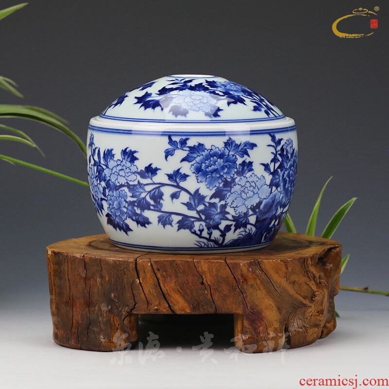 Jing DE auspicious hand - made esteeming harmony of blue and white peony can of jingdezhen ceramic portable by hand seal tea packaging small jar