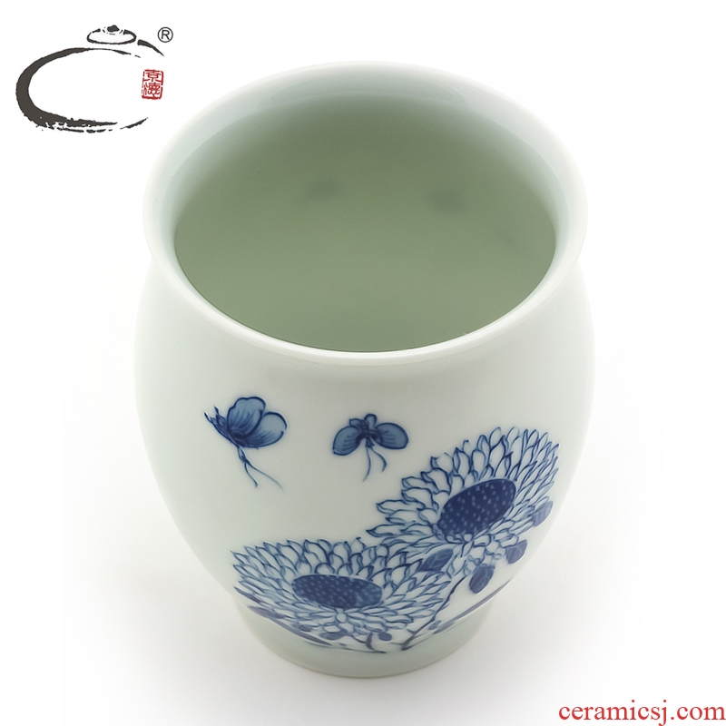 Jingdezhen blue and white flower butterfly cup and auspicious kung fu hand - made the master sample tea cup single cup gift cup sample tea cup individuality
