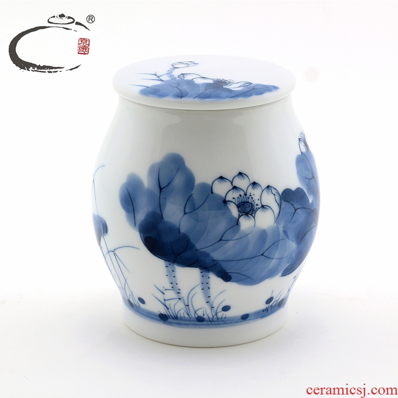Blue and white lotus and auspicious hand - made ceramic tea pot small store receives travel portable sealed caddy fixings