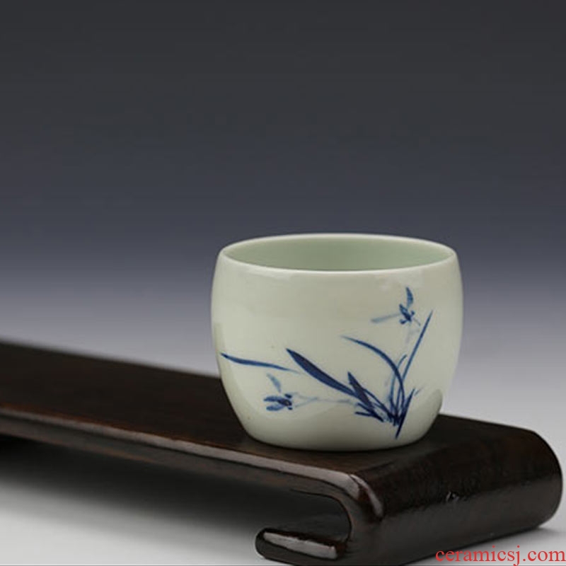 Jing DE and auspicious hand - made of blue and white porcelain of jingdezhen ceramic cups kung fu tea bowl sample tea cup single CPU