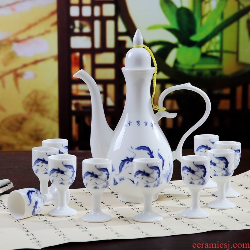Jingdezhen ceramics hip traditional Chinese antique blue and white porcelain wine suits for the to pour wine bottle glass of white wine