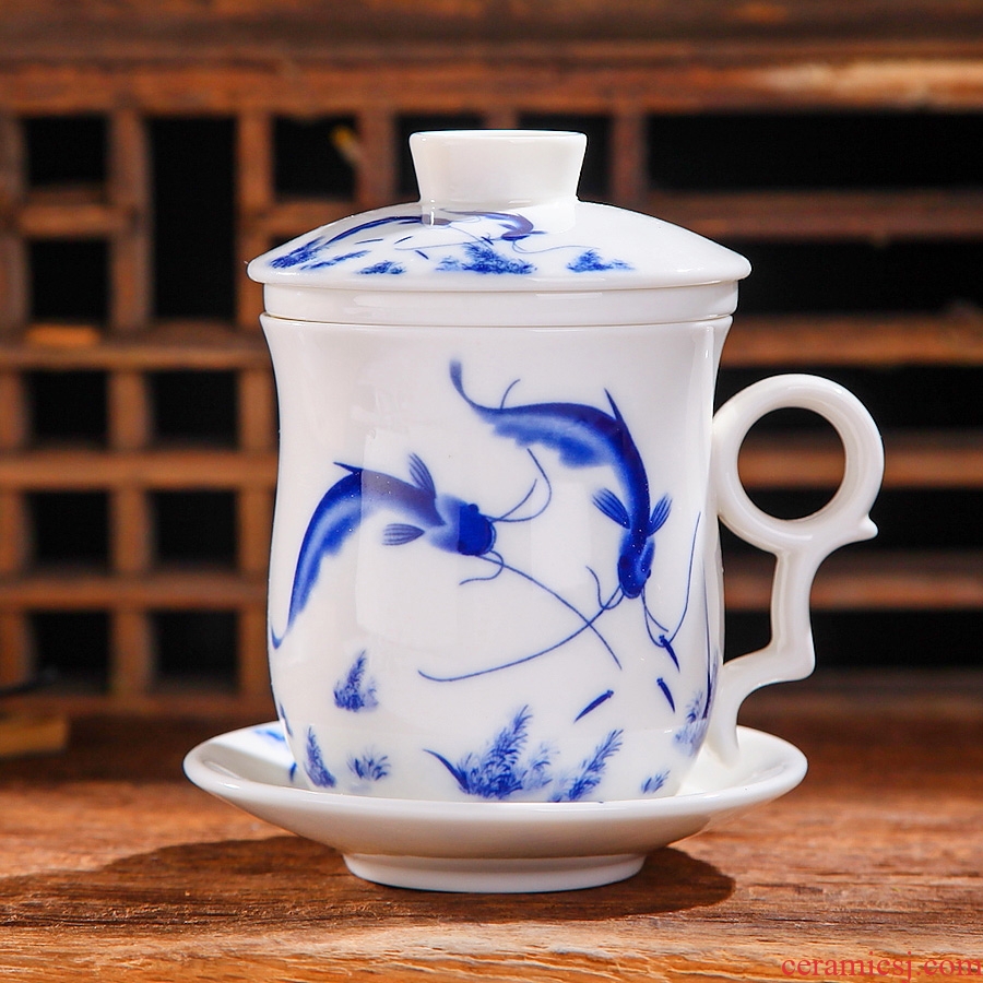 Sheng the jingdezhen porcelain from year to year have fish blue - and - white porcelain cup with cover filter cup office cup gift cup