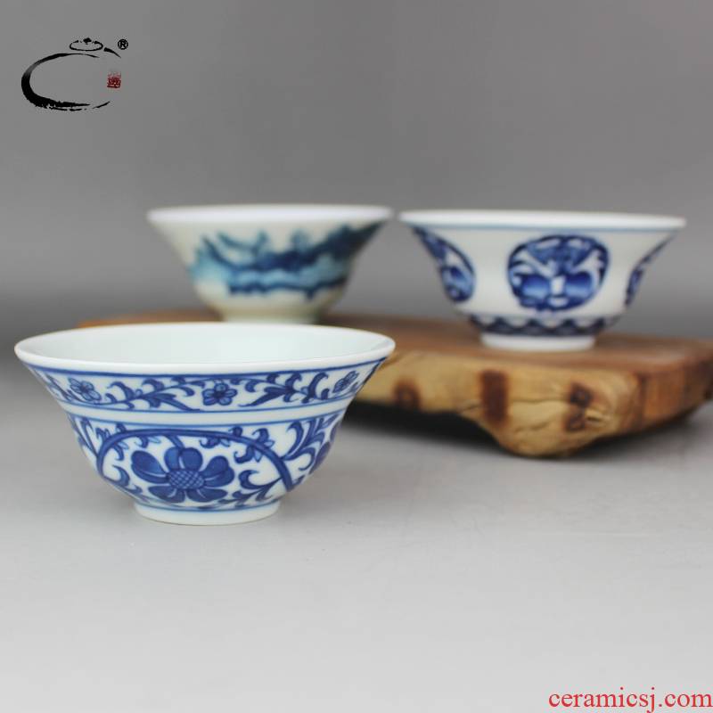 And auspicious jing DE up jingdezhen blue And white tie chrysanthemums cup hand - made ceramic kung fu tea cups sample tea cup