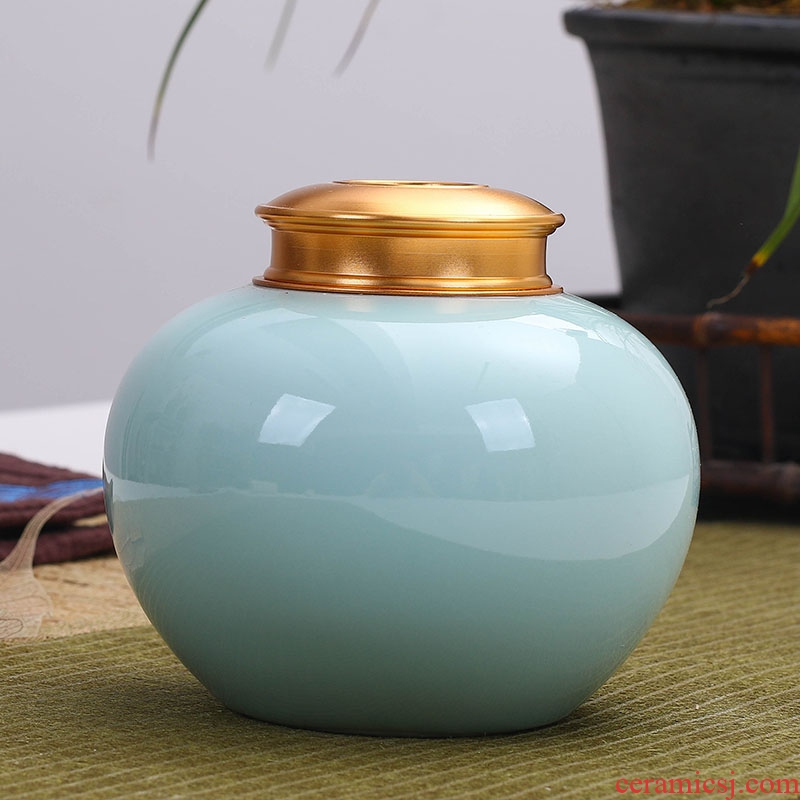 Jingdezhen ceramic tea pot of black tea, green tea pot store fresh moistureproof celadon sealed large half a catty