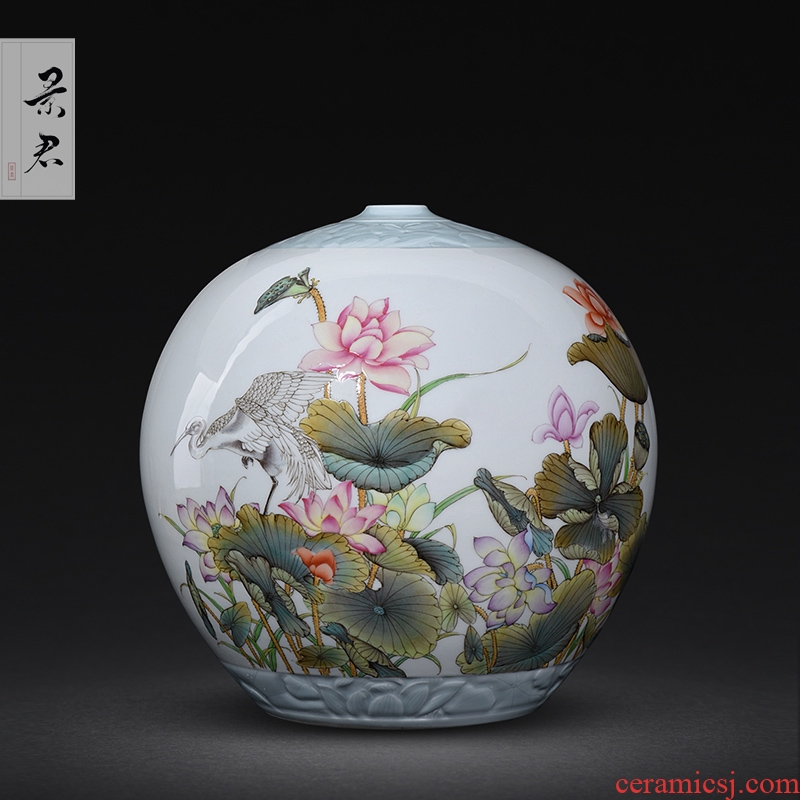 Jingdezhen ceramics by hand China wind restoring ancient ways is the sitting room flower vase furnishing articles of Chinese style decoration decoration process