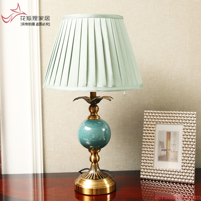 American contracted ceramic small desk lamp adornment bedroom bed may creative European modern wedding celebration of sweet got connected