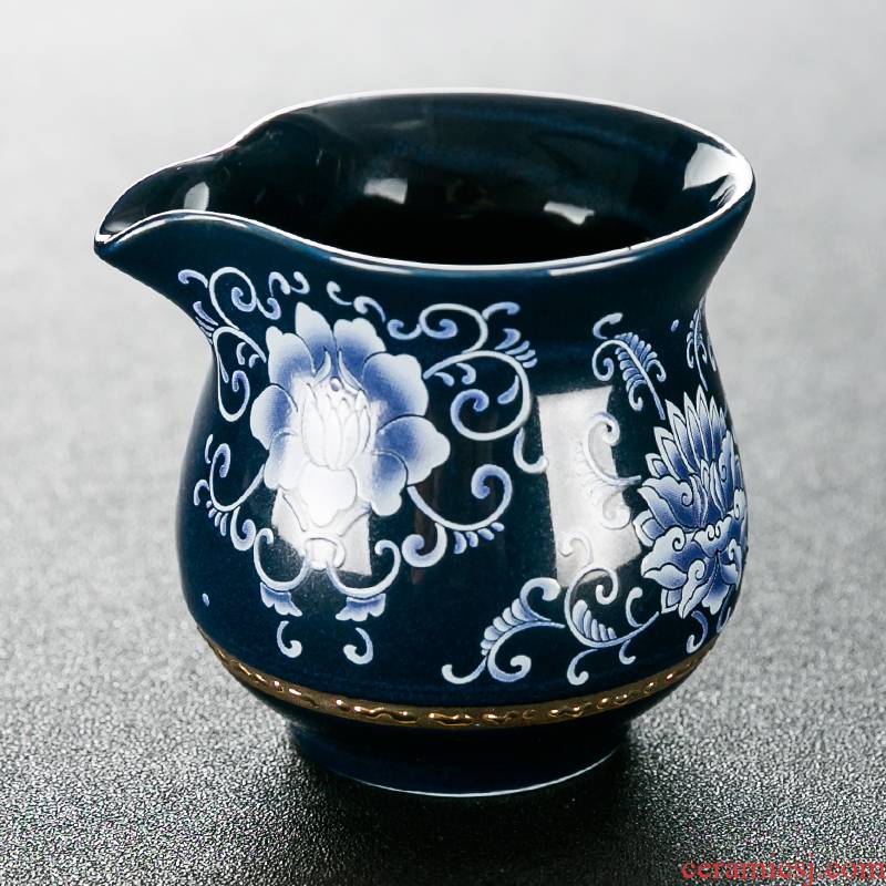 NiuRen household kung fu tea accessories ceramics fair keller of tea sea of blue and white porcelain, manual portion evenly cup of tea