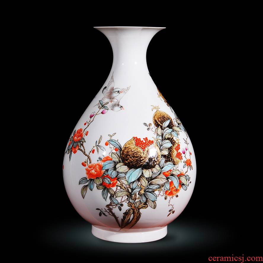 Jingdezhen ceramics Feng Jie hand - made powder enamel vase modern fashion decoration crafts are rich fruits