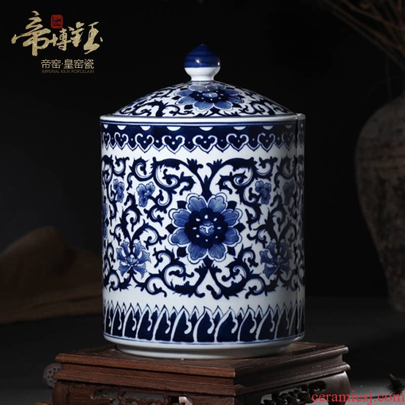 Authentic jingdezhen hand - made ceramic checking pu - erh tea sealed as cans puer tea storage tank of blue and white porcelain decoration