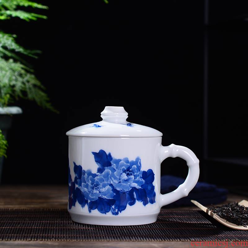 Jingdezhen ceramic cups with cover household under the glaze color blue and white office gift custom hand - made tea tea cup