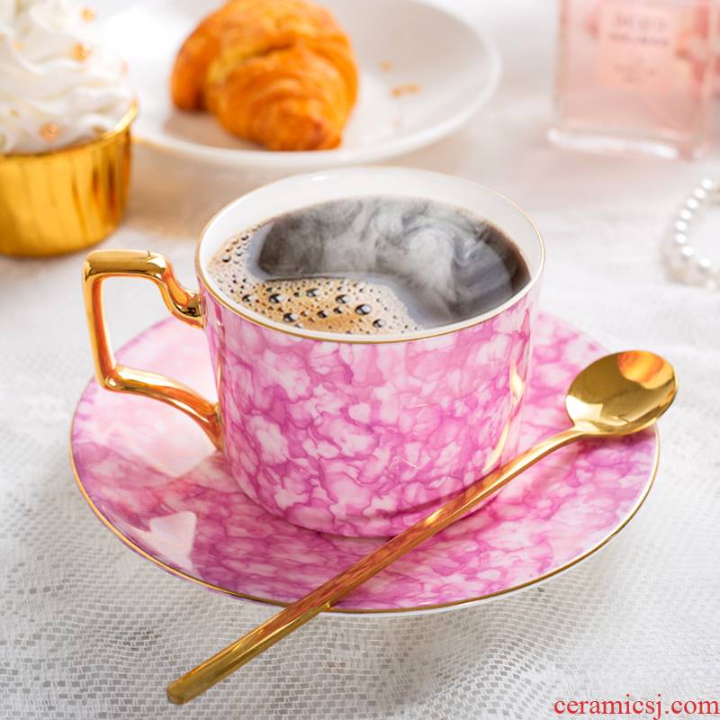 High - grade creative ceramic coffee cups and saucers European - style ins small wind key-2 luxury home ipads porcelain cup tea cups
