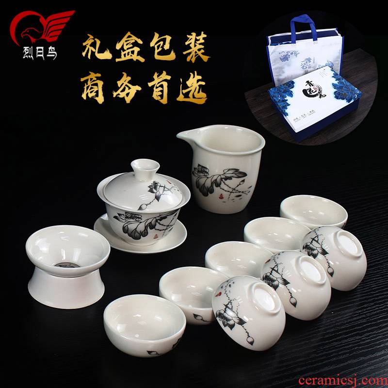 The Custom - made calving violet arenaceous kung fu tea set ceramic cups of a complete set of blue and white lotus white porcelain tea set gift box