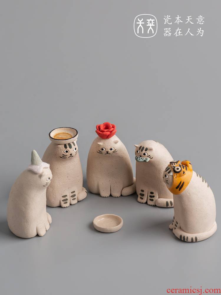The Popular cat ceramic and furnishing articles back censer tower xiang xiang 's sweet small gift decoration creative lovely tea lovers