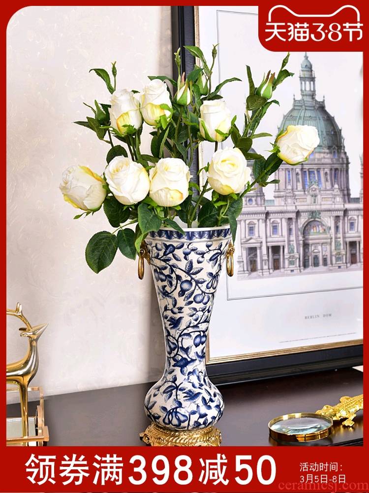 The New Chinese blue and white porcelain ceramic vases, the sitting room porch TV ark, decoration floral decoration crafts are arranging flowers