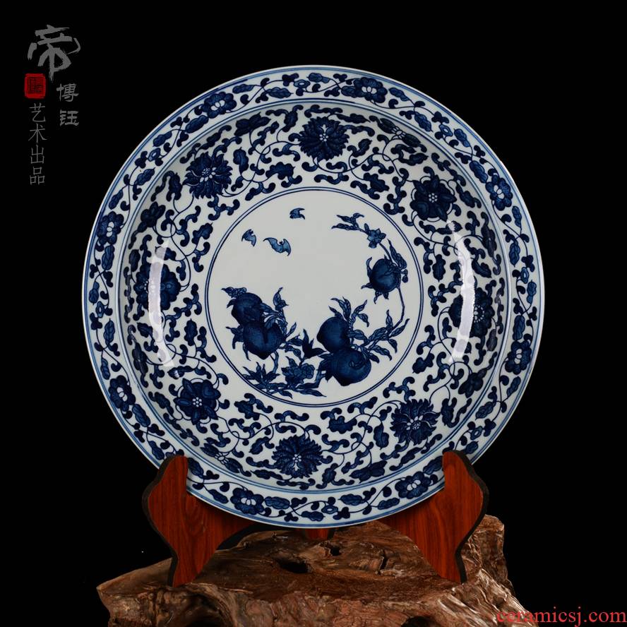 Jingdezhen ceramics fine hand draw archaize peach hang dish dish dish of blue and white porcelain home decoration hanging plate
