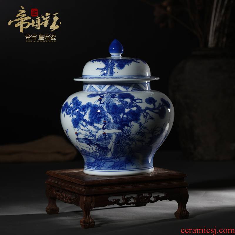 Jingdezhen ceramic vases, antique hand - made cranes cover the general pot of tea pot of blue and white porcelain home decoration furnishing articles
