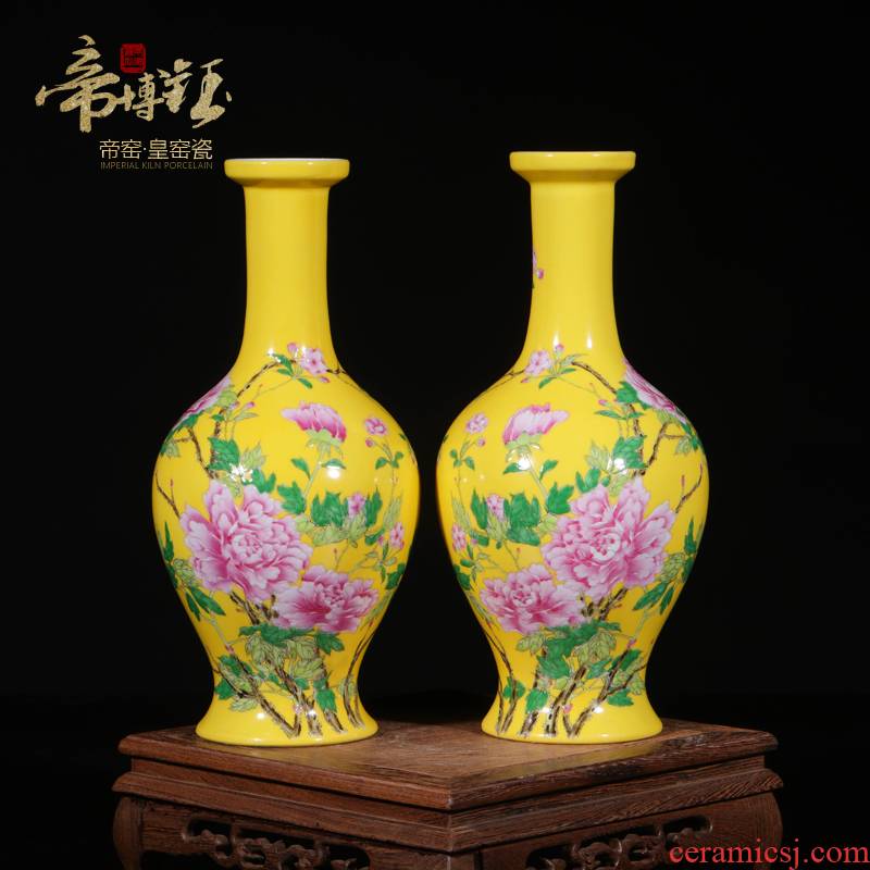 Jingdezhen porcelain enamel decorated by hand open with a silver spoon in its ehrs expressions using vase mesa of modern Chinese style household act the role ofing is tasted furnishing articles in the living room