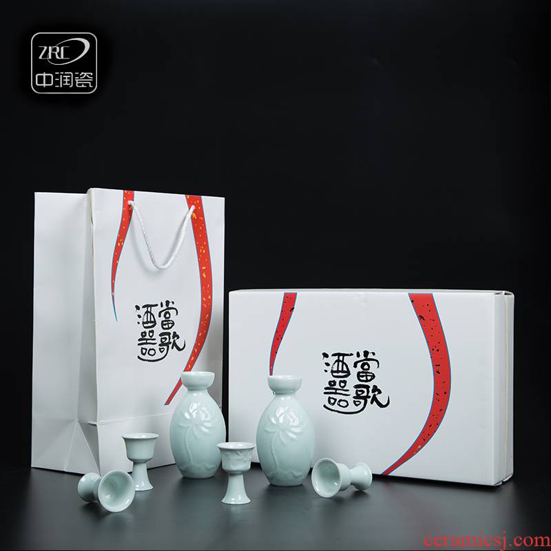 Jingdezhen ceramic wine suits for hand - carved lotus wine cup household hip flask Chinese antique liquor cup a