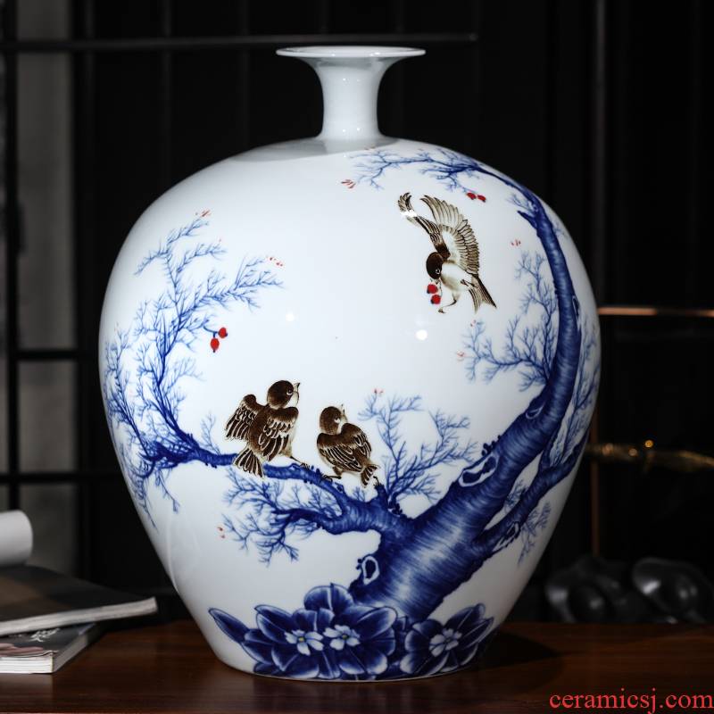 The Master of jingdezhen ceramics hand - made large blue and white porcelain vase the vibrant Chinese sitting room porch place