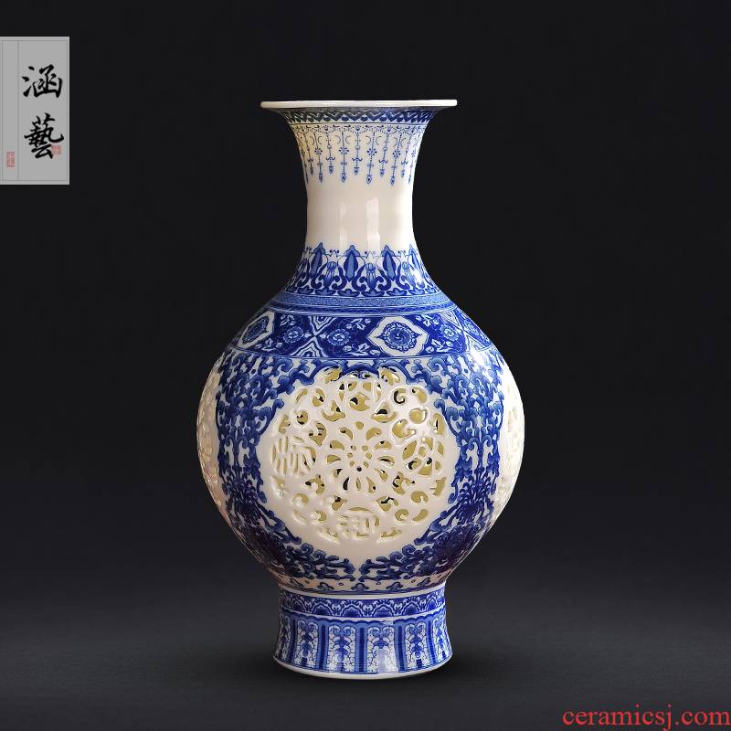 Jingdezhen ceramics porcelain vase hollow out the living room of modern Chinese arts and crafts porcelain home decoration furnishing articles