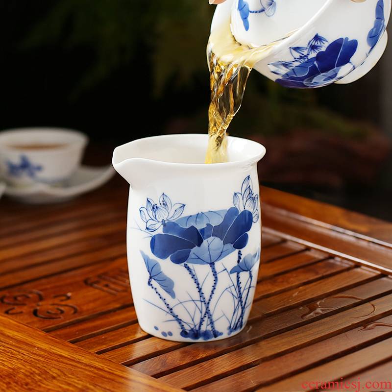 Jingdezhen blue and white porcelain hand - made of hand - made fair keller installed tea tea ware ceramic tea cup refractory
