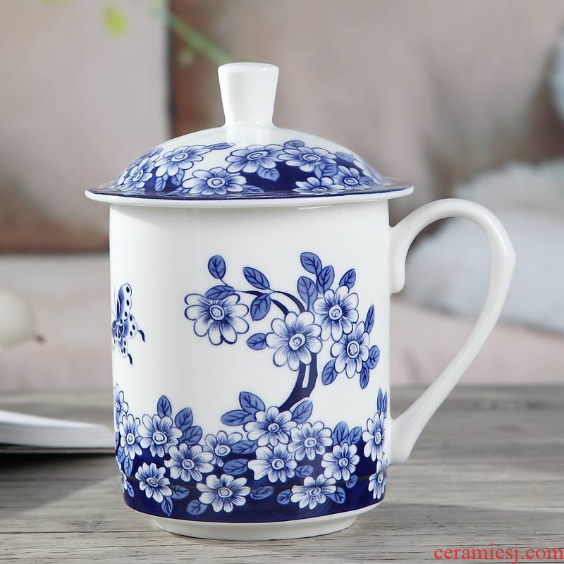 Jingdezhen ceramic cups with cover ipads China small water blue and white porcelain cup gift mugs custom office meeting