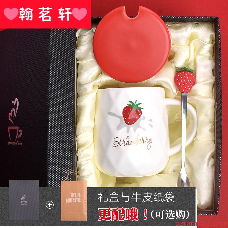 Strawberry qualified creative move cup tide female ceramic keller with spoon, household water cup express young girl heart